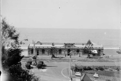 1909: Napier Municipal Baths opened